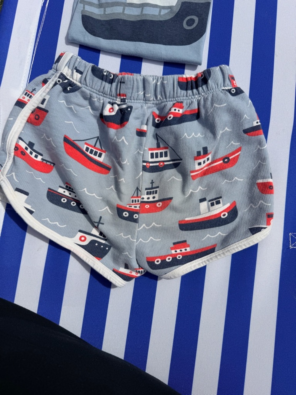 (SET)Tugboats! SET 100% Organic Made in Brooklyn Matching Set (Size 8) - Picture 5 of 9